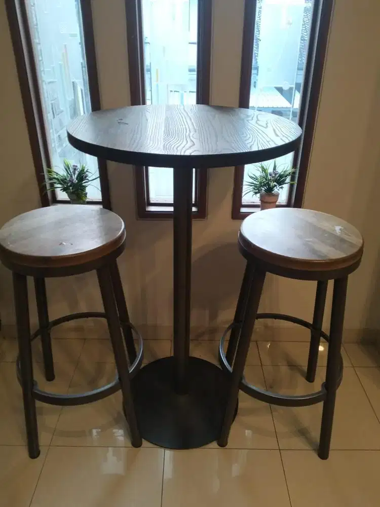 Kursi Round Table 1 Set