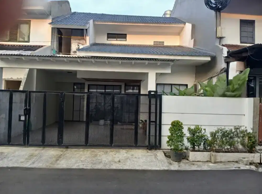 Rumah bagus siap huni dkt stasiun bebas banjir Bintaro Sekto 2 Tangsel