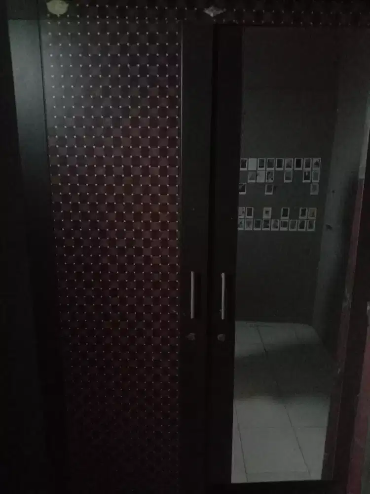Lemari kayu 2 pintu