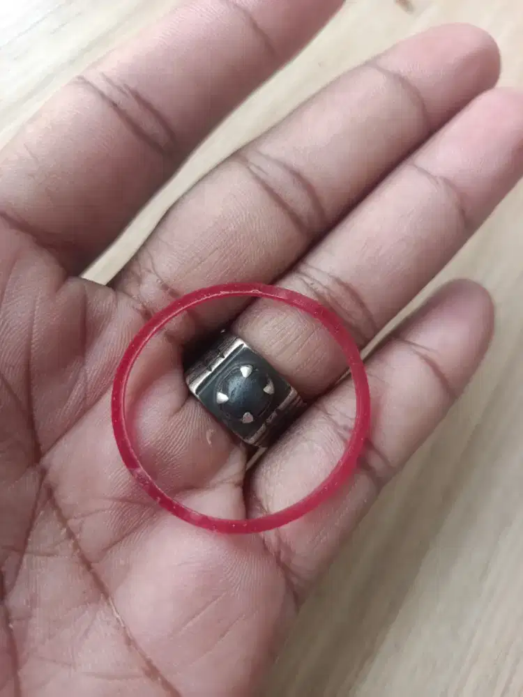 Di jual semua macam batu cincin batu liontin kalung ori dan asli