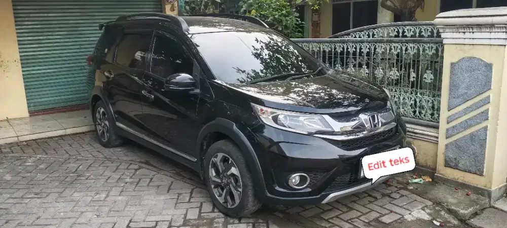 Honda Br-v hitam