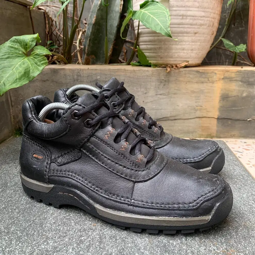 Clarks Goretex Outdoor Kulit MINUS size 41
