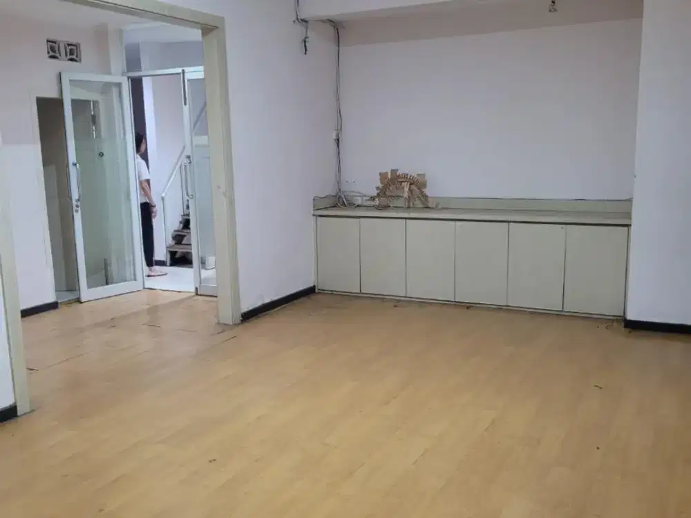 DISEWA RUMAH DI SURYALAYA BUAHBATU COCOK BUAT KANTOR DEKAT TOL, GRIYA BUAHBATU
