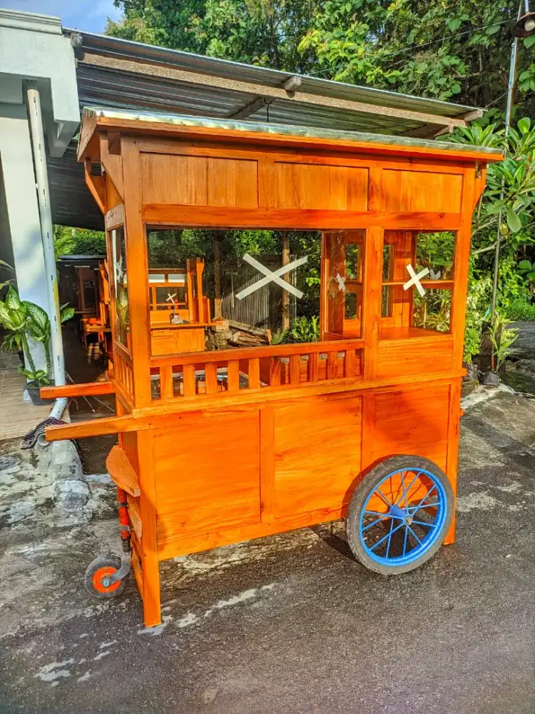 Gerobak bakso, gerobak angkringan, gerobak mie ayam,dll