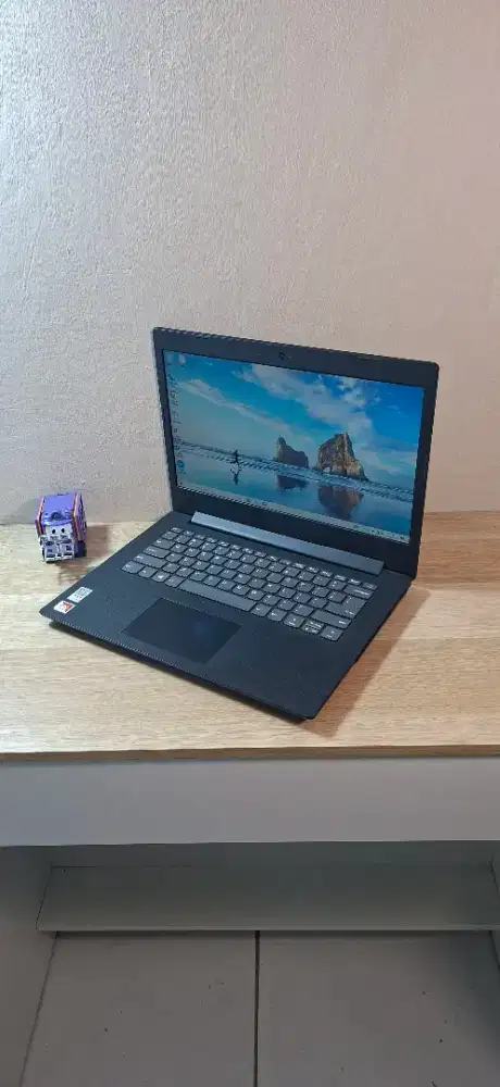 LAPTOP LENOVO V130 AMD A4 RAM 4 SSD 128
