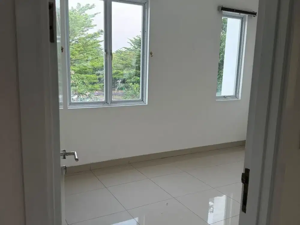Dijual Rumah 2 lantai rapi di Cluster Thames JGC