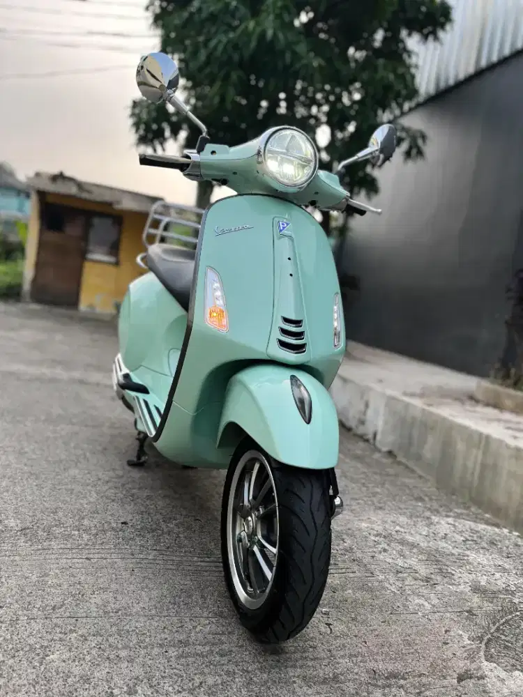 Vespa Primavera S 150 Green Relax 2021 LOW KM 2RB RARE ITEM