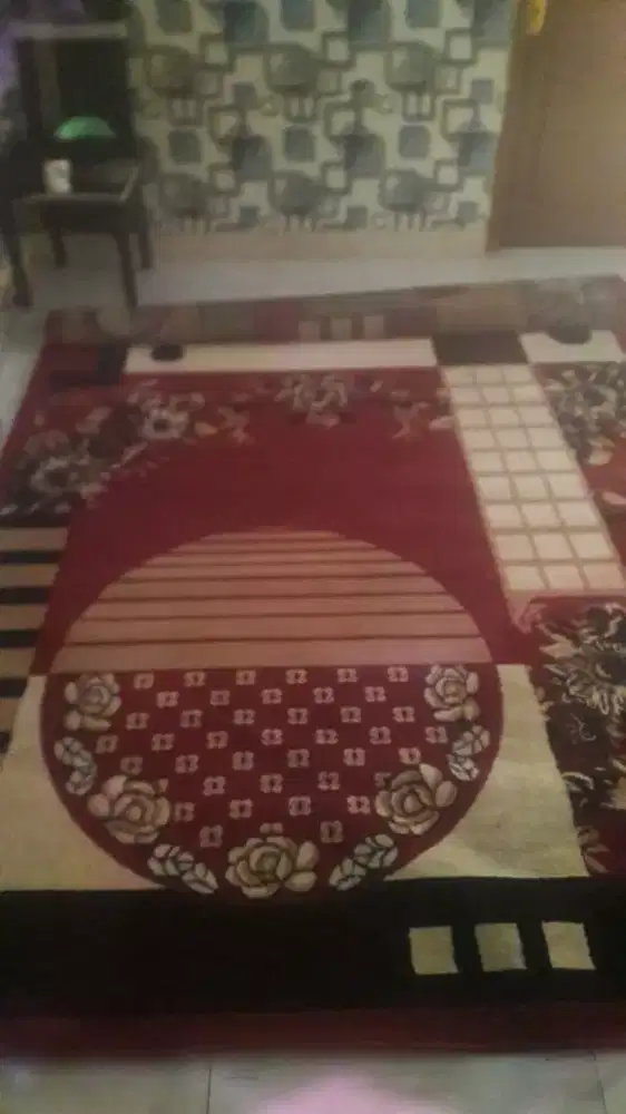 Karpet besar merah
