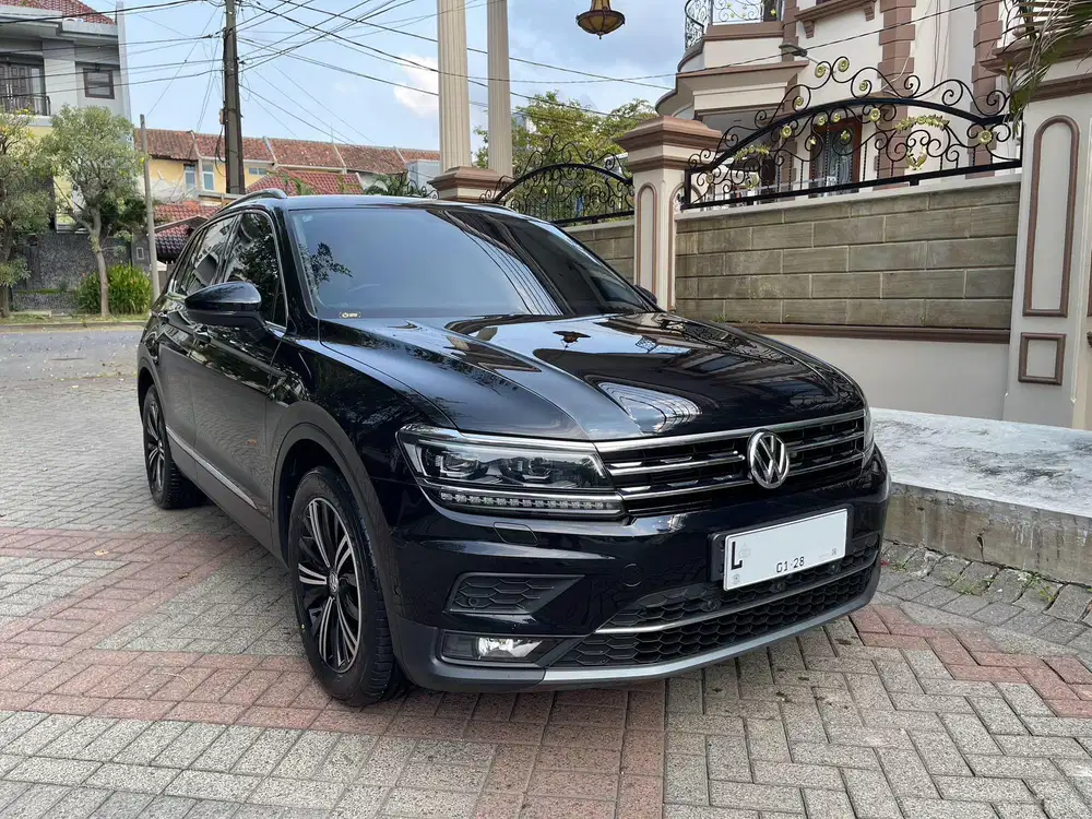 KM29rb! VW Tiguan CBU 1.4 TSi AT PMK 2018 Nik 2017