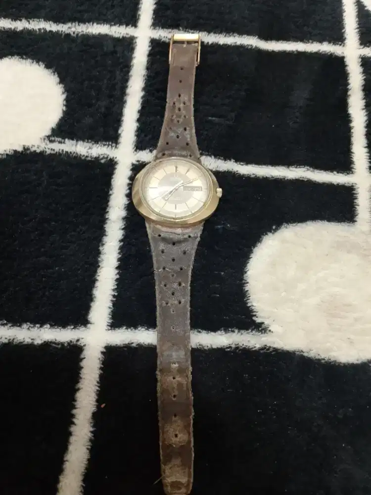 Jam tangan Omega Genève Dynamic Automatic