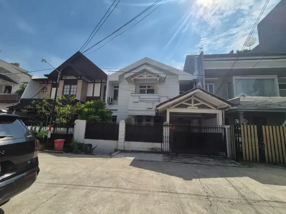 Rumah Janur Indah Kelapa Gading Uku 9X17 Lokasi Dekat Mall Mkg Rapi dan Siap Huni.