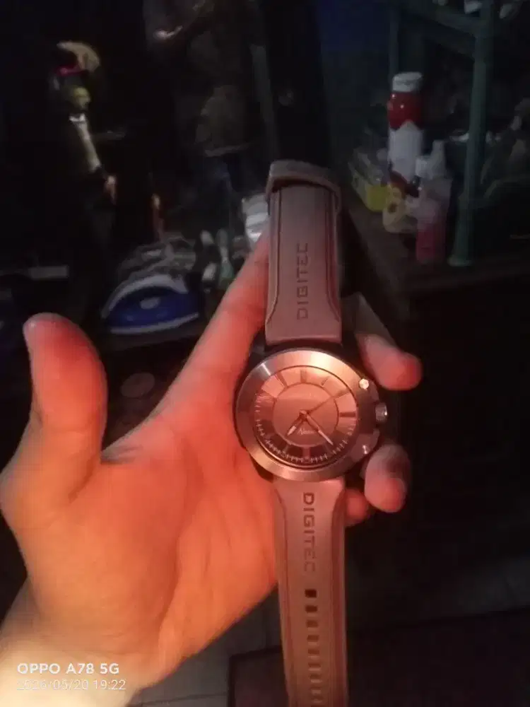 Jam tangan keren pria