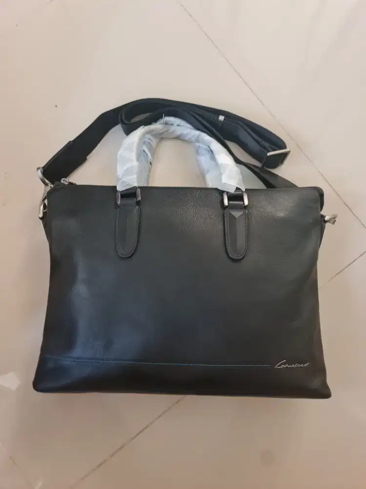 185. Tas Kerja Laptop Office Bag Pria Lotue Seed Black

Like New