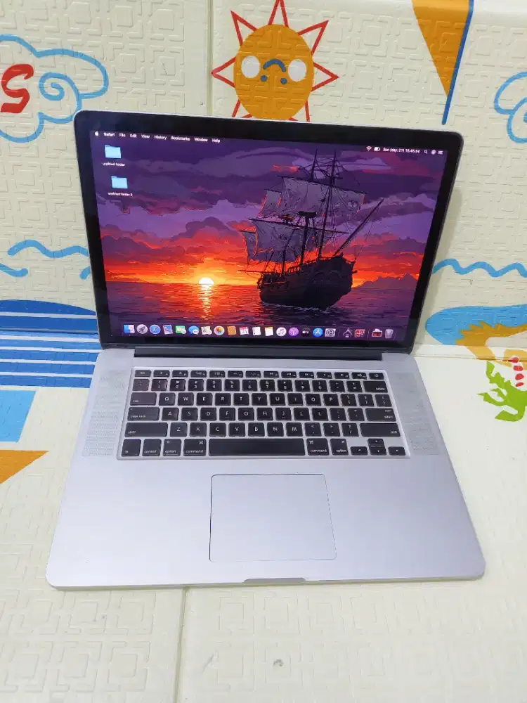 MacBook Pro Retina 15-in, 2012
Core i7
Double VGA
Ram 8 GB
SSD 256 GB