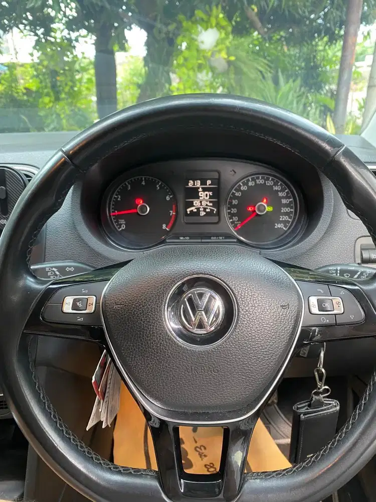 Volkswagen Polo 2015 Bensin