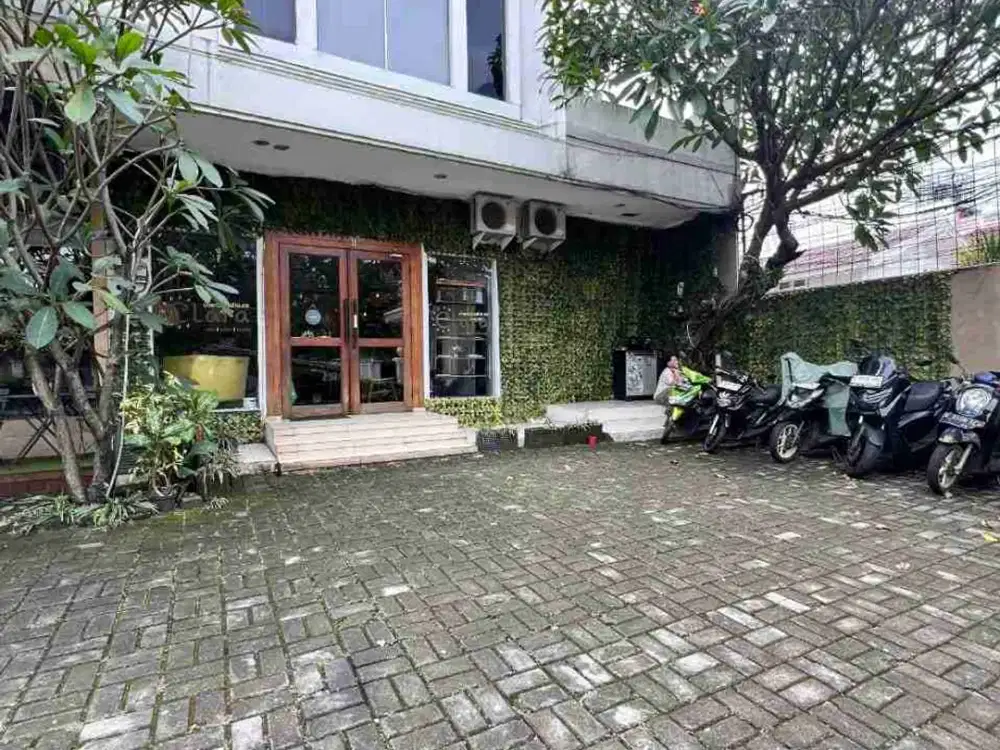 Disewakan Ruko 3 lantai dikemang,jakarta selatan