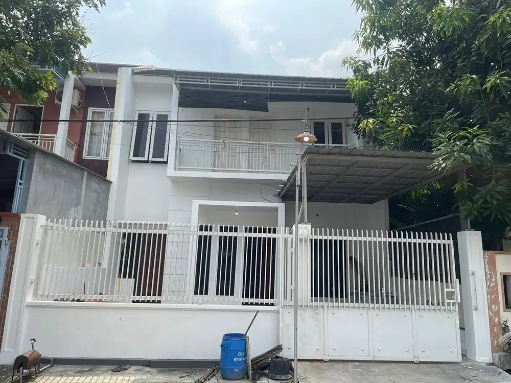 Disewakan rumah tingkat 2 di perumahan Grand Harmony gresik