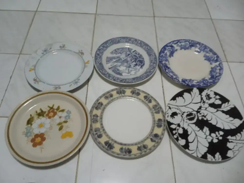 Piring Antik Bekas