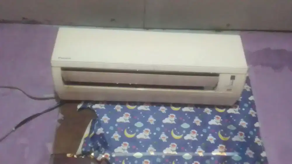 Jual aja gan AC 1/2 pk Daikin indor Samsung outdoor