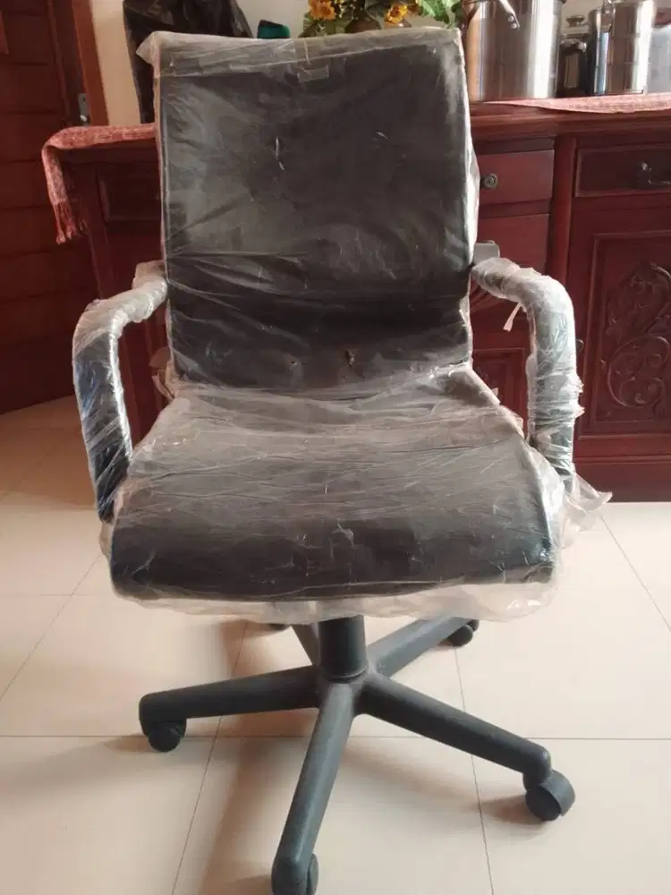 Prelove kursi kantor putar