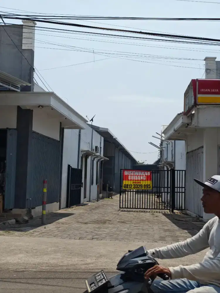 Gudang Luas 2000M²