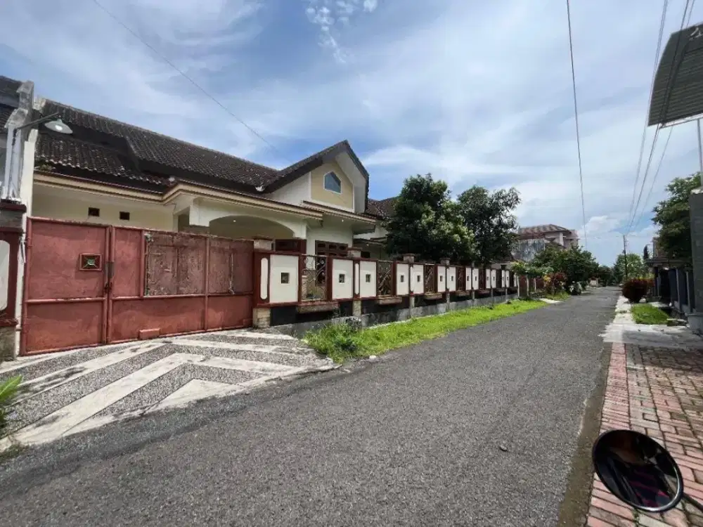 Rumah Luas 450m Lokasi Strategis Jalan Bunga Bunga Dekat Suhat