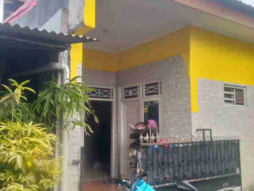 Rumah 2 lantai murah banget