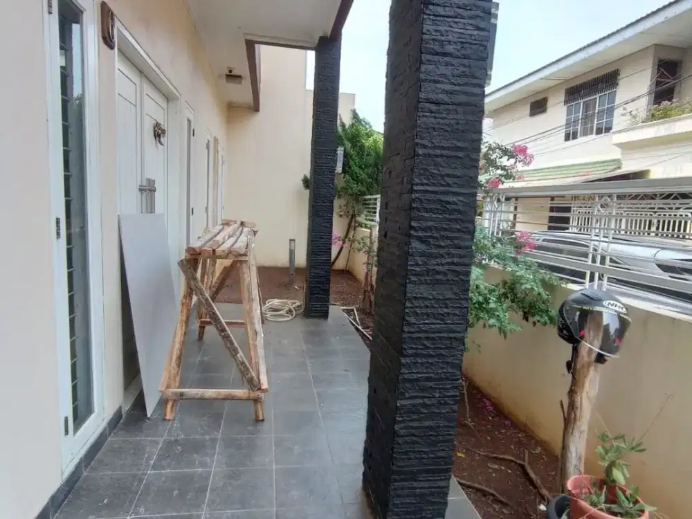 Disewakan Rumah 2 lantai Rapih di Pulo Asem