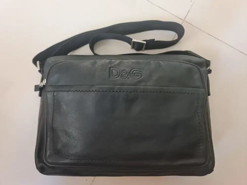 182. Tas Sling Bag Pria D&G Dolce Gabbana Messenger Bag
Kulit Asli