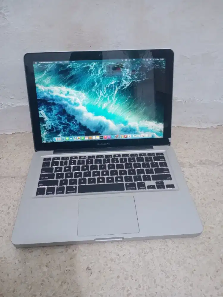MacBook Pro 13in 2011
Keyboard Nyala
Core i5 
Ram 16 GB
SSD 256 GB