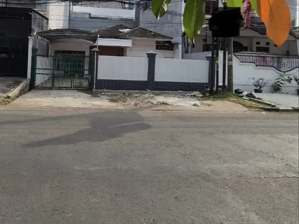 Rumah Besar Disewakan Di Jalan Raya Kelapa Gading Murah Cocok untuk Restoran, Distributor Frozen Food, AMDK, Tempat Kursus, Salon, Barber, Cafe, Kantor