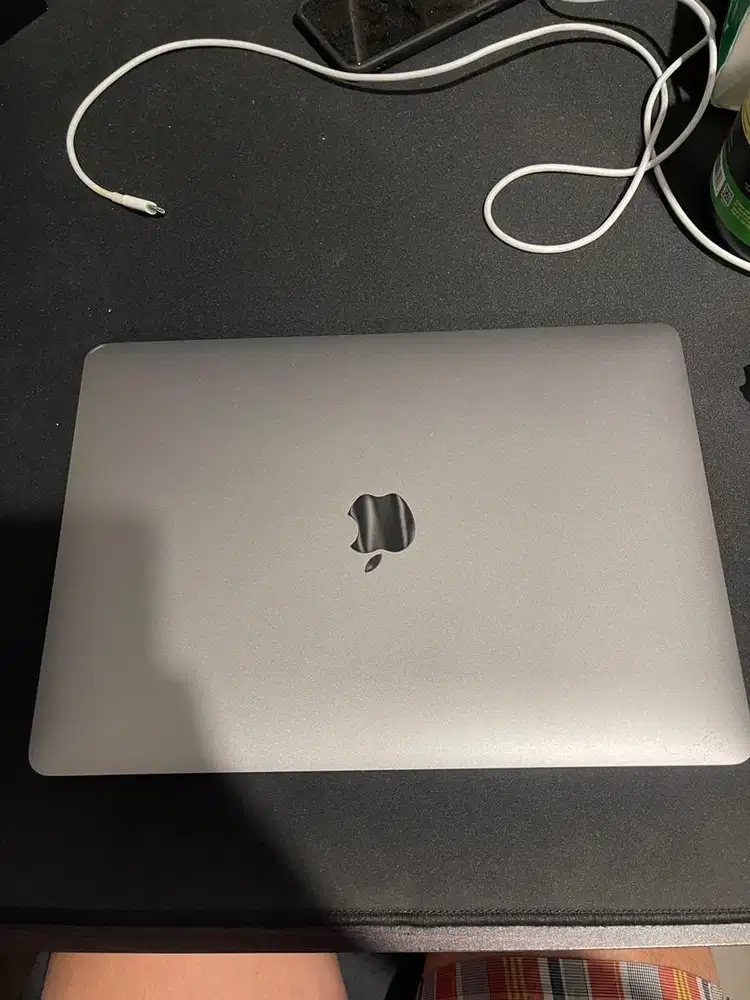 99% Mulus Macbook Pro 2022 M2 , 13 inch
