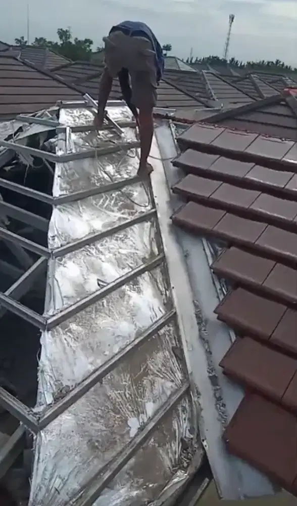 Tukang renovasi atap rmh bocor.plafon