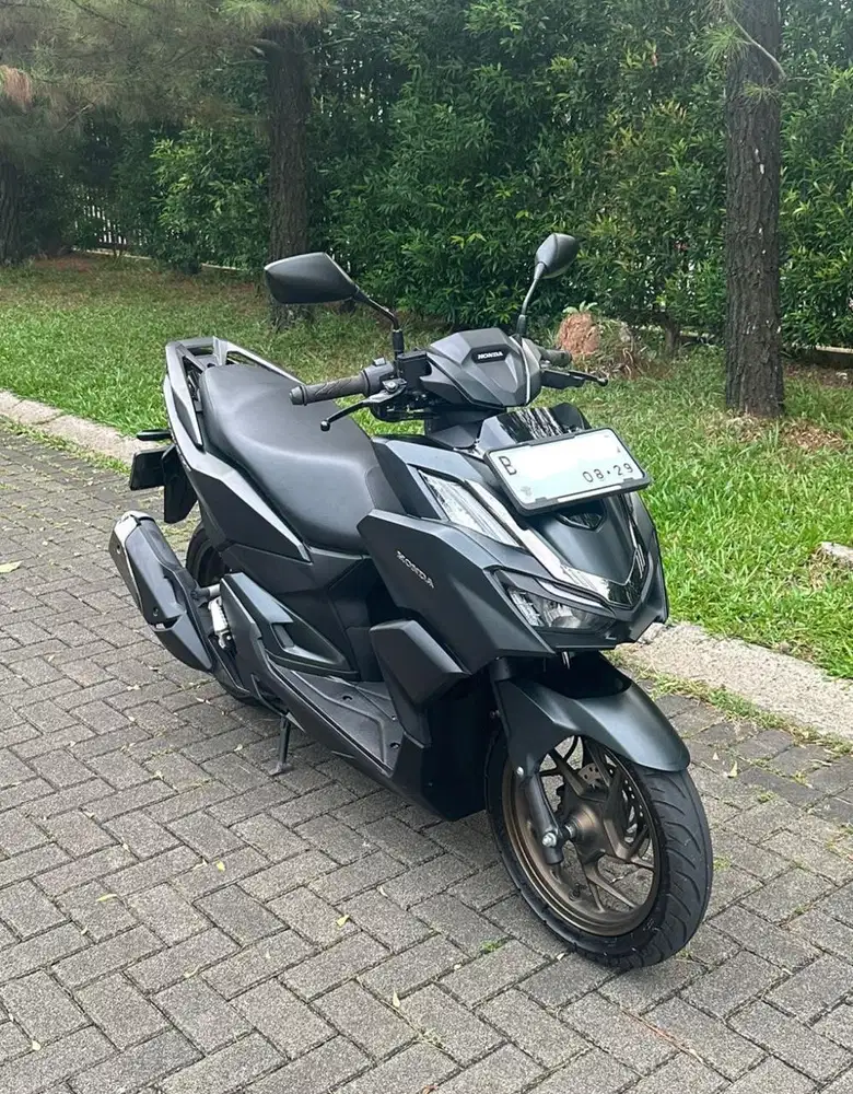 Honda Vario 160 2024 KM 1.700 Pajak Hidup Plat Panjang – Mulus Pol