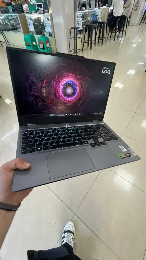 Lenovo LOQ 15AHP9
- R5-8645HS
- 8GB
- 512GB
- Led 15,6
- RTX 4050 6GB