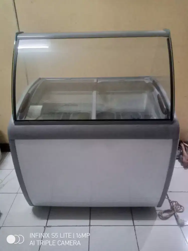 Dijual : Freezer Ice Cream Merek GEA Type : SD-260 ICS (4BIN@5Ltr)