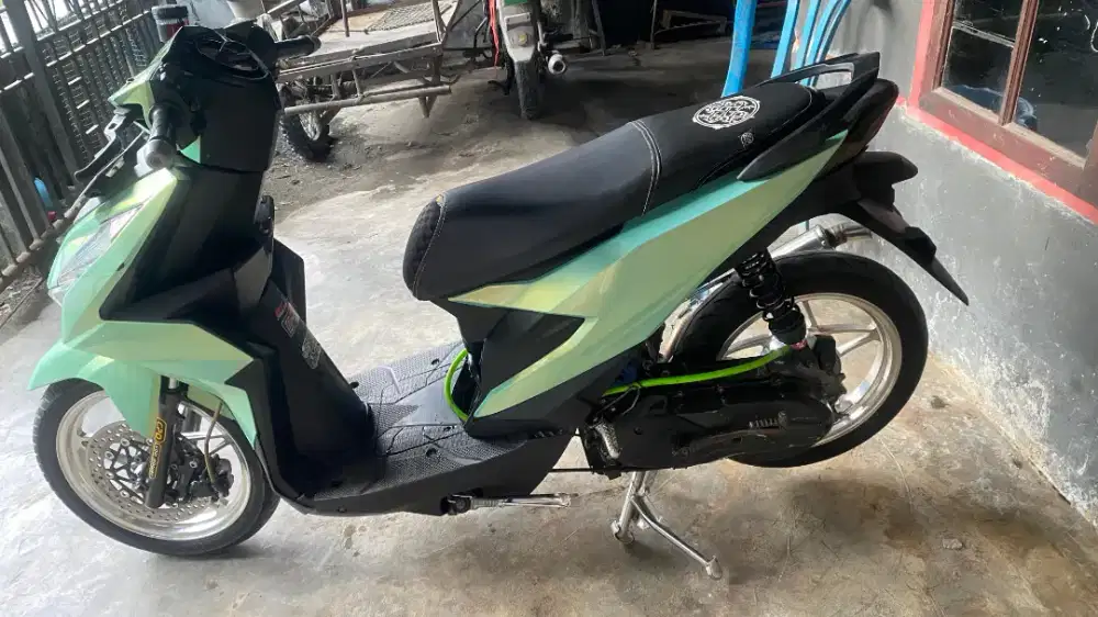Jual kereta Beat Deluxe 2022 KOJGEN1