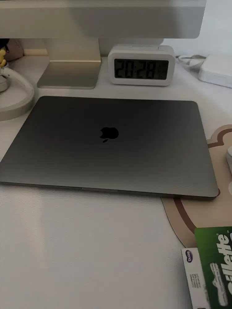 macbook pro 2020 8gb 512 intel i5