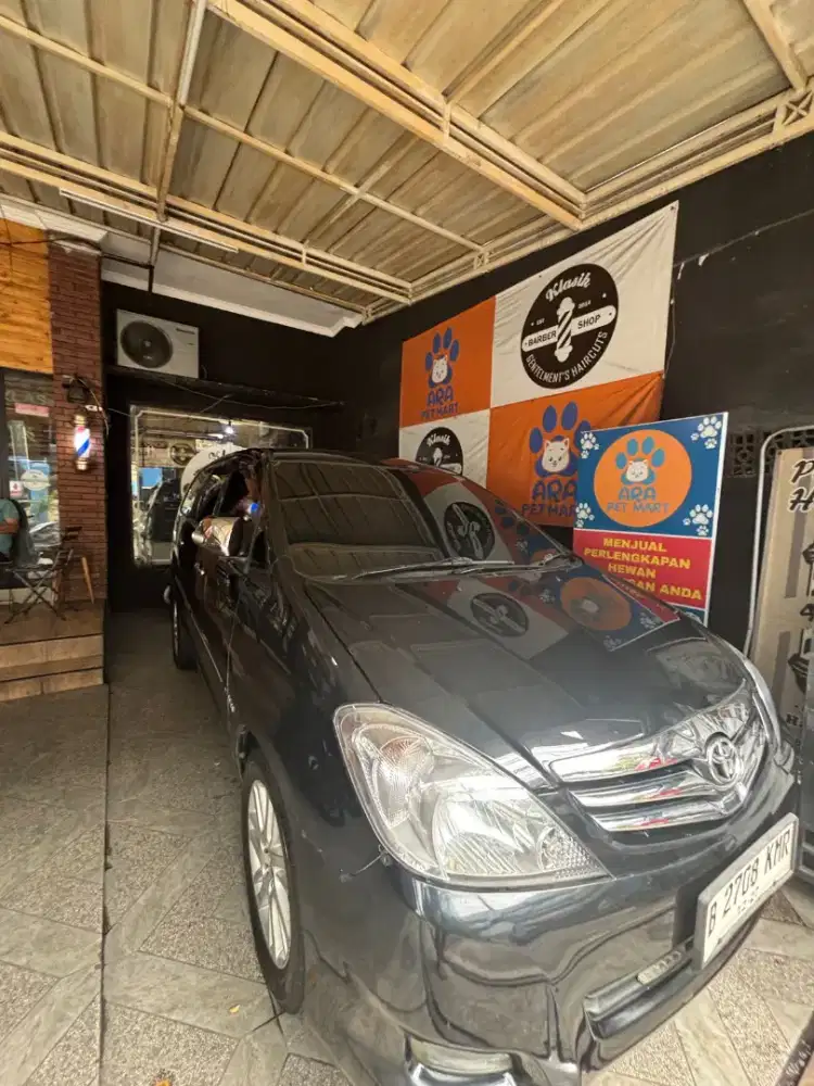 Toyota Kijang Innova 2010 Bensin