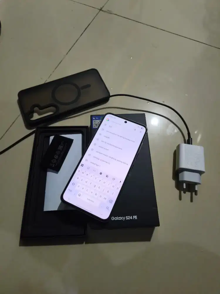 Samsung S24 FE ram 8/256 fullset mulus
