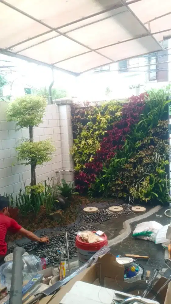 Jasa pembuatan taman vertikal dan taman rumah minimalis