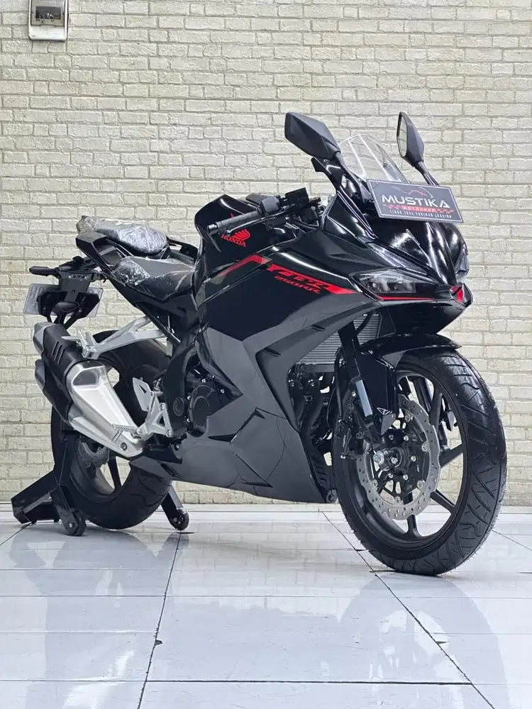 KM 0Perak‼️ Honda CBR 250RR Black Freedom 2024 - Zaky Mustika