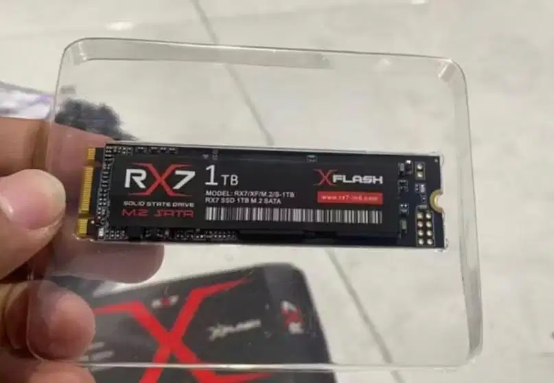 SSD NVME RX7 1 TB & RAM 16 GB DDR4 Samsung