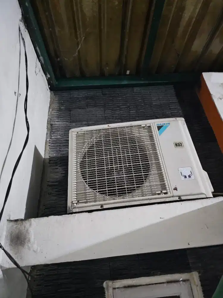 Ac Daikin 1,5 PK full set original Asli Thailand R32