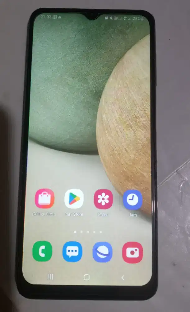 HP Samsung Galaxy A12 Hitam.
