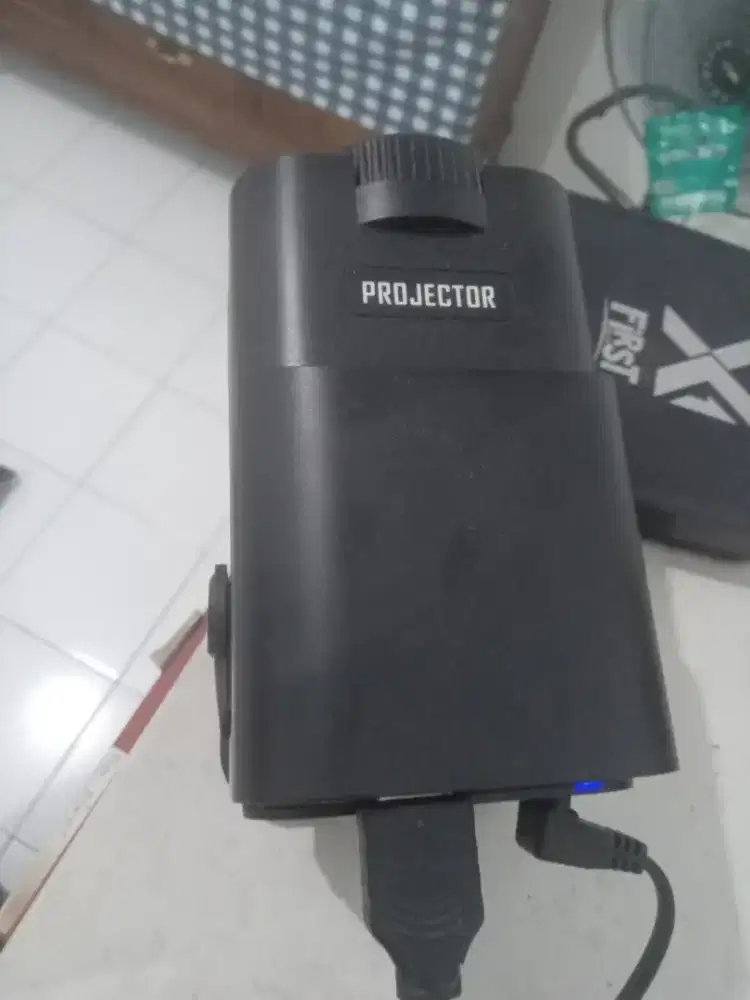 Proyektor / projector infocus smart tv