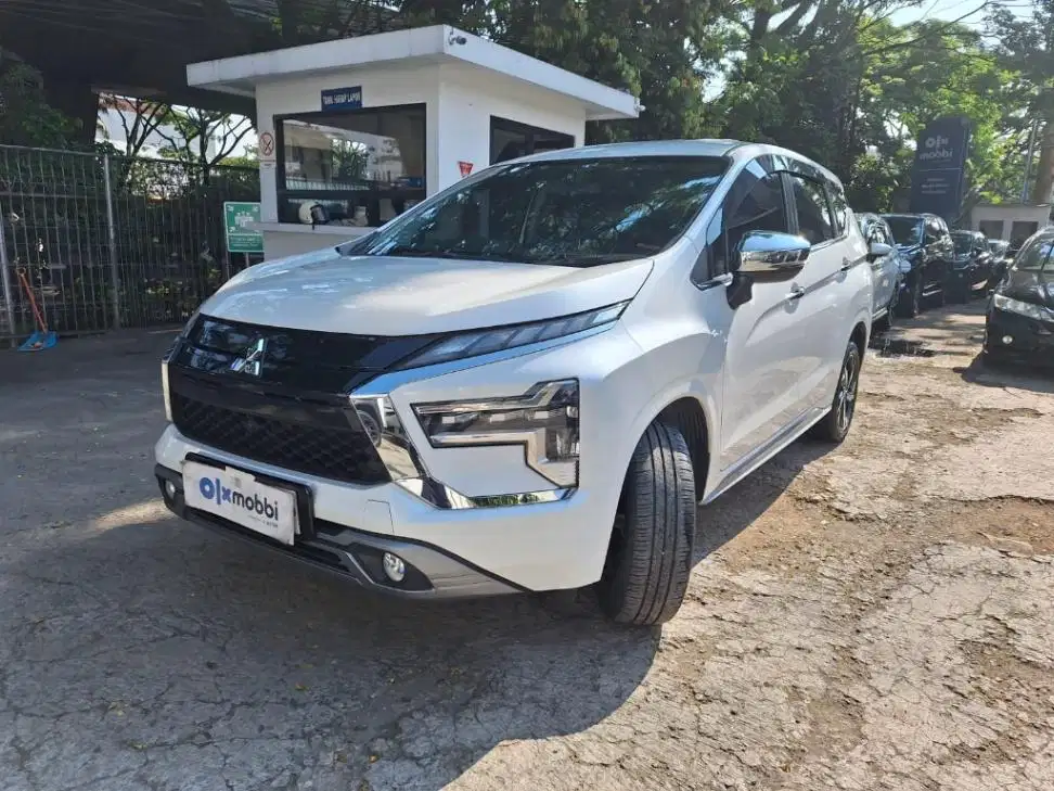 LOW DP Mitsubishi Xpander 1.5 Ultimate Bensin-AT 2024 SBB