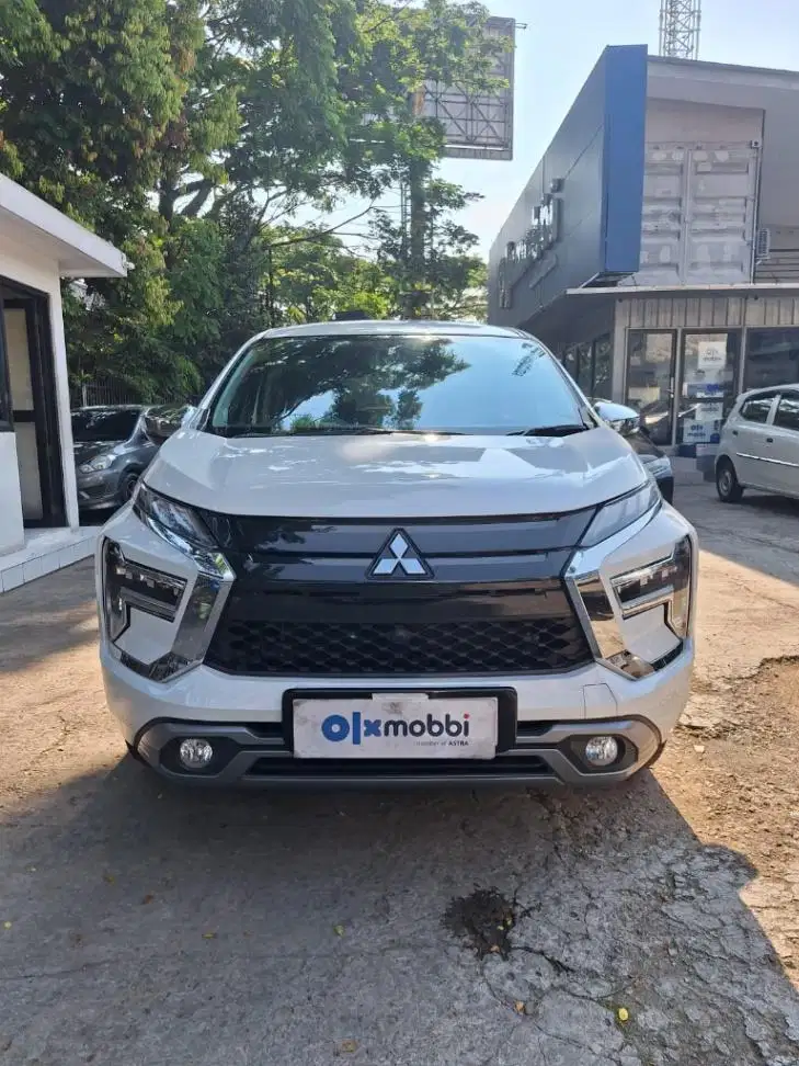 LOW DP Mitsubishi Xpander 1.5 Ultimate Bensin-AT 2024 SBB