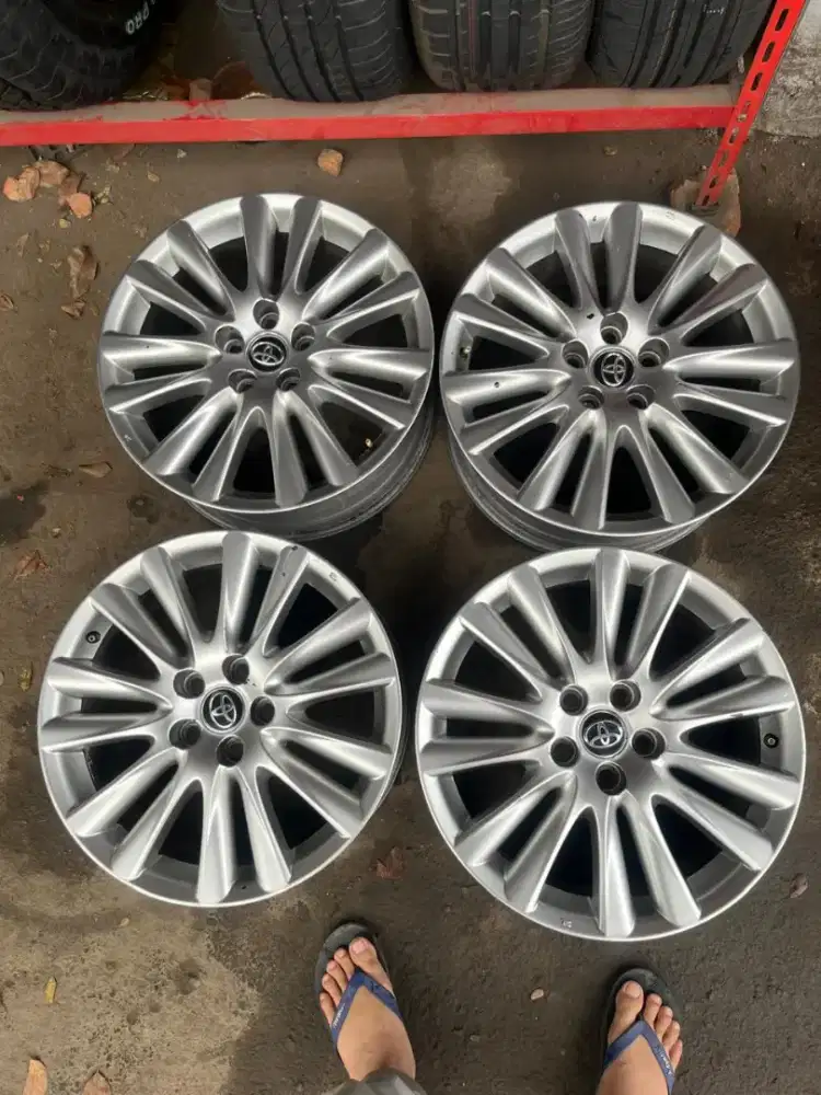 Velg original OEM Toyota Harrier ring 18x7,5 pcd 5x114,3 ET 45 4pcs