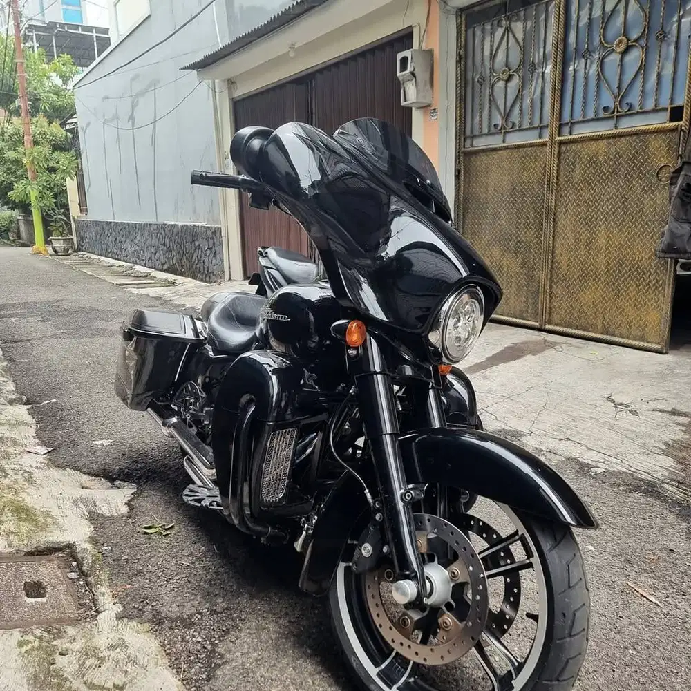 Harley-Davidson  Street Glide Rushmore Tahun 2014